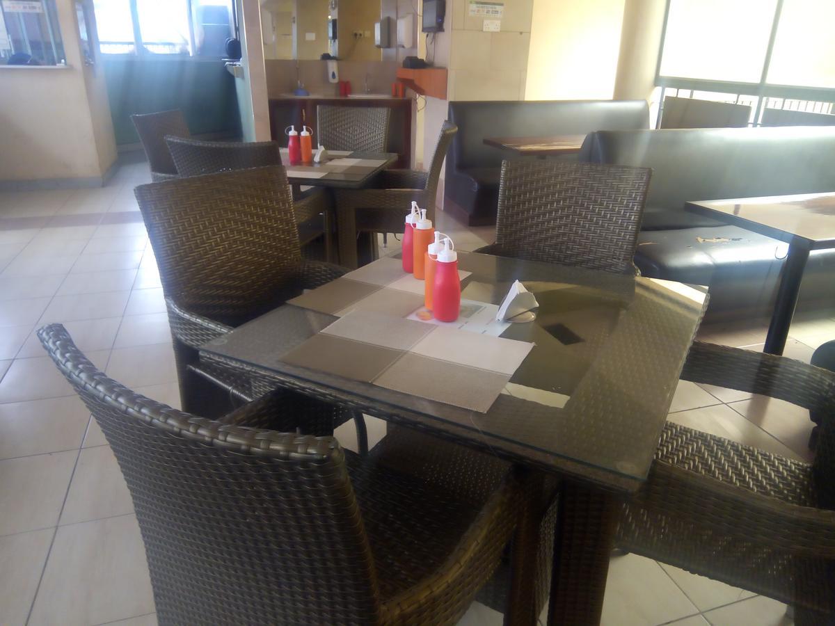 Ash White Hotel Nairobi Ngoại thất bức ảnh
