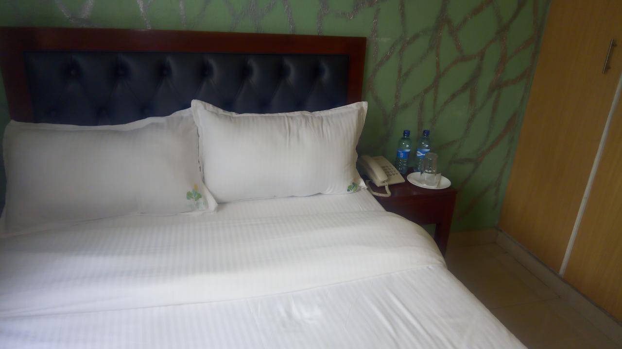 Ash White Hotel Nairobi Ngoại thất bức ảnh